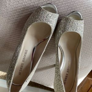 Dress shoe/wedding heel